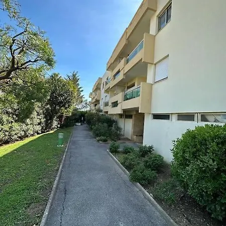 Apartment 3p 50m² 400m Antibes